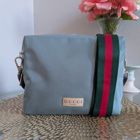 Gucci Green Toiletry Bag with Structured Shape and Gold Hardware - Picture 1 of 11
